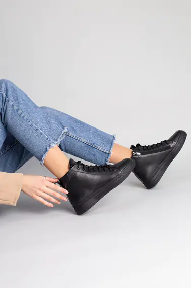 Ботинки женские кожаные черные на низком ходу демисезонные фото 4 — интернет-магазин Tapok