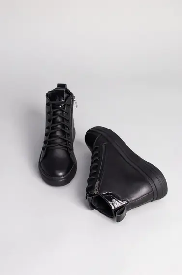 Ботинки женские кожаные черные на низком ходу демисезонные фото 8 — интернет-магазин Tapok