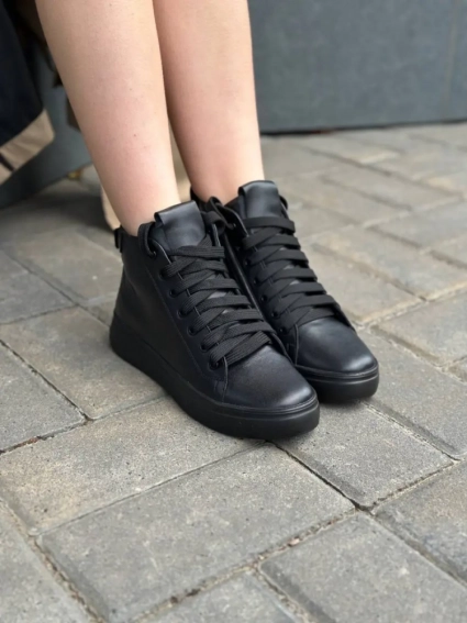 Ботинки женские кожаные черные на низком ходу демисезонные фото 12 — интернет-магазин Tapok