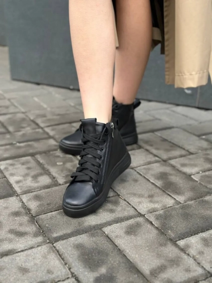 Ботинки женские кожаные черные на низком ходу демисезонные фото 13 — интернет-магазин Tapok