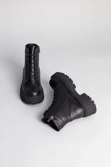 Ботинки женские кожаные черные на черной подошве низкий ход демисезонные фото 8 — интернет-магазин Tapok