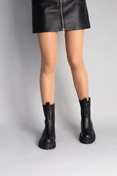 Челси женские кожаные черные высокие демисезонные фото 1 — интернет-магазин Tapok