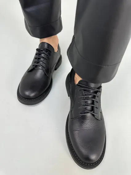 Туфлі жіночі чорні шкіряні на шнурках низький хід фото 4 — інтернет-магазин Tapok