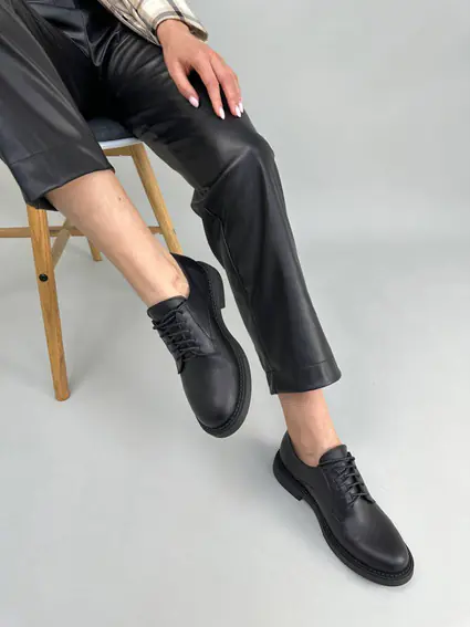 Туфли женские кожаные черные на шнурках низкий ход фото 7 — интернет-магазин Tapok