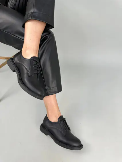 Туфли женские кожаные черные на шнурках низкий ход фото 8 — интернет-магазин Tapok