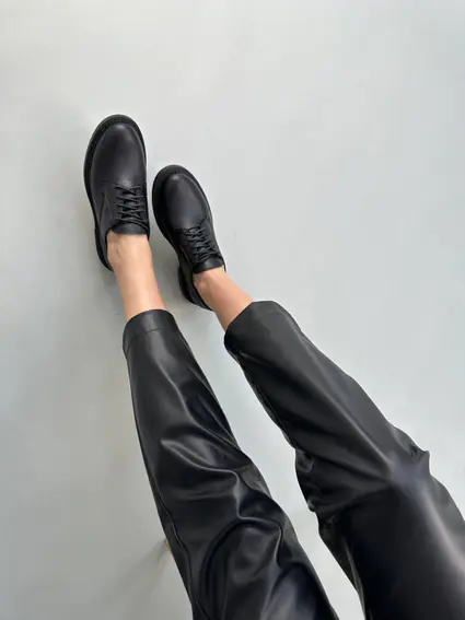 Туфлі жіночі чорні шкіряні на шнурках низький хід фото 12 — інтернет-магазин Tapok
