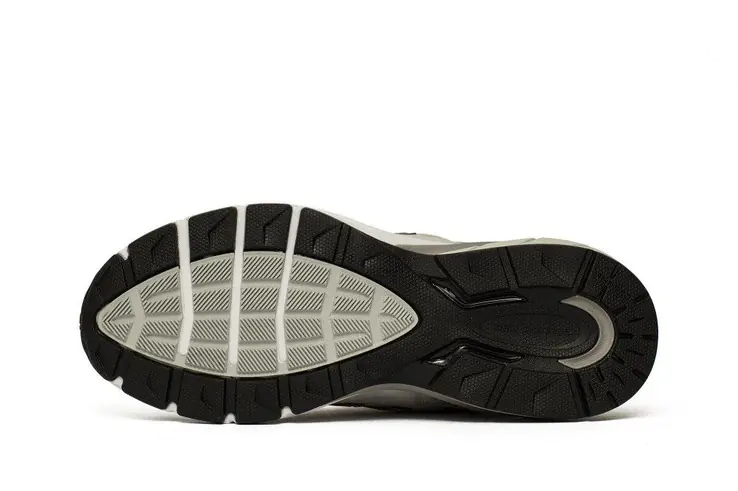 Кросівки чоловічі New Balance 990V5 Grey (M990GL5) фото 4 — інтернет-магазин Tapok
