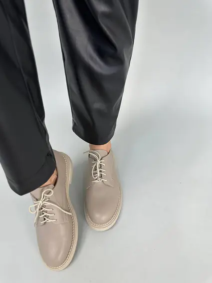 Туфлі жіночі шкіряні на шнурках низький хід фото 7 — інтернет-магазин Tapok