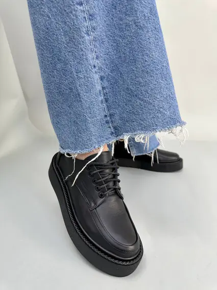 Туфли женские кожаные черного цвета на шнурках фото 1 — интернет-магазин Tapok