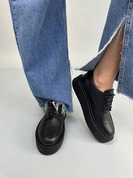 Туфлі жіночі шкіряні чорного кольору на шнурках фото 9 — інтернет-магазин Tapok