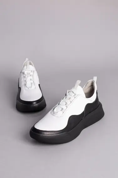 Кросівки жіночі шкіряні білі з чорними вставками фото 9 — інтернет-магазин Tapok