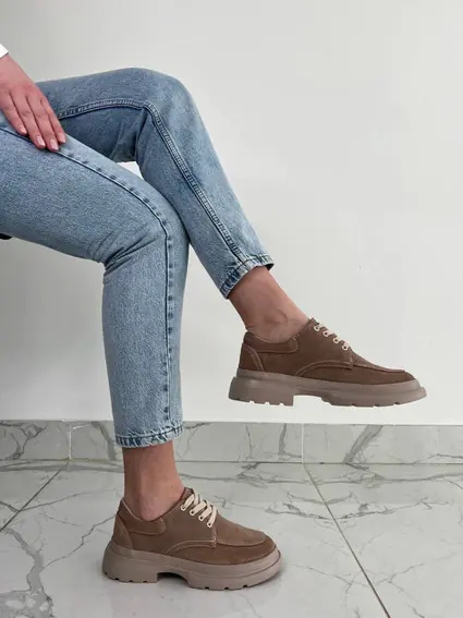 Туфли женские замшевые бежевого цвета на шнурках фото 1 — интернет-магазин Tapok