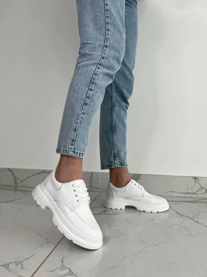 Туфли женские кожаные белого цвета на шнурках фото 4 — интернет-магазин Tapok