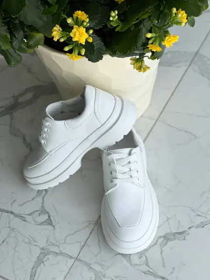 Туфлі жіночі шкіряні білого кольору на шнурках фото 6 — інтернет-магазин Tapok