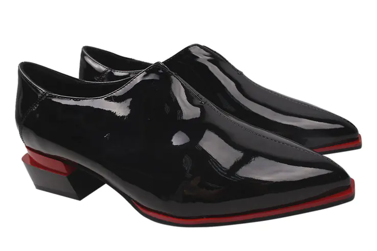 Туфлі на низькому ходу жіночі Liici еко лак колір Чорний 159-20DTC фото 1 — інтернет-магазин Tapok