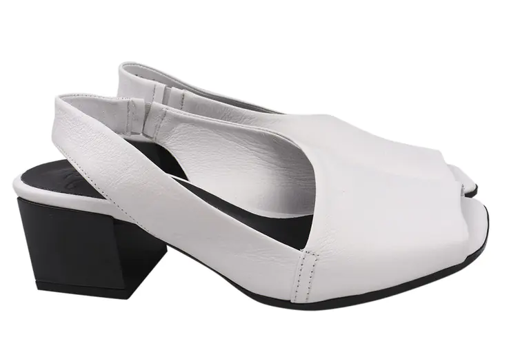 Босоножки женские из натуральной кожи на большом каблуке с открытой пяткой Белые Molly Bessa 261-21LB фото 1 — интернет-магазин Tapok