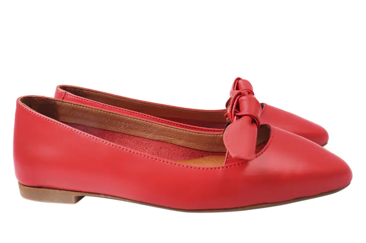 Туфлі жіночі з натуральної шкіри на низькому ходу колір Червоний Mario Muzi 553-21DTC фото 1 — інтернет-магазин Tapok