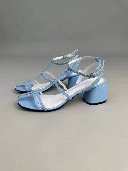 Босоножки женские кожаные голубого цвета на каблуке фото 20 — интернет-магазин Tapok