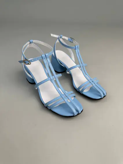 Босоножки женские кожаные голубого цвета на каблуке фото 35 — интернет-магазин Tapok