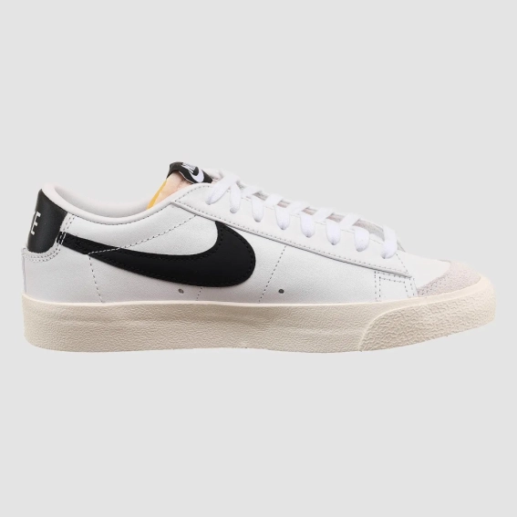 Кросівки жіночі Nike Blazer Low '77 (DC4769-102) фото 8 — інтернет-магазин Tapok