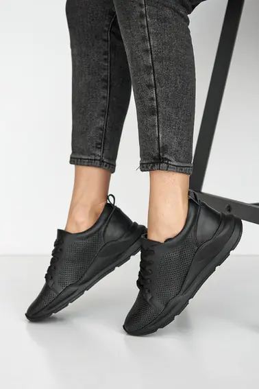 Жіночі кросівки шкіряні літні чорні Yuves 181 фото 1 — інтернет-магазин Tapok