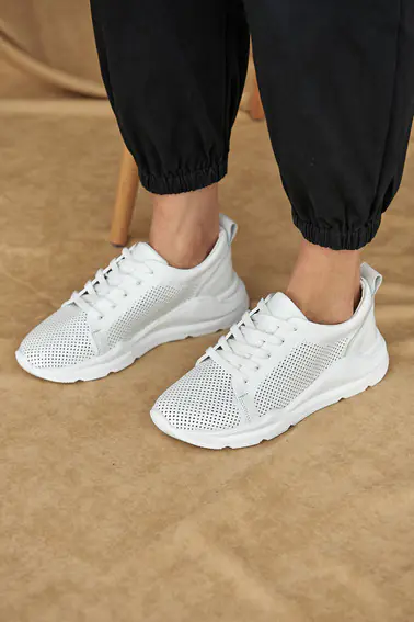 Жіночі кросівки шкіряні літні білі Yuves 181 фото 2 — інтернет-магазин Tapok