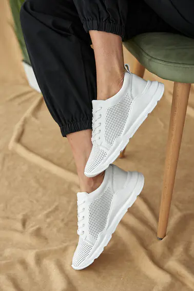 Жіночі кросівки шкіряні літні білі Yuves 181 фото 4 — інтернет-магазин Tapok