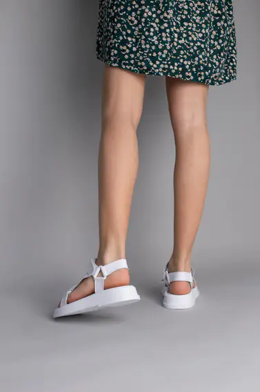 Босоножки женские кожаные белые на липучке фото 6 — интернет-магазин Tapok