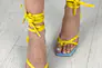 Босоніжки жіночі шкіряні блакитні з жовтими вставками на зав&#39;язках Фото 2