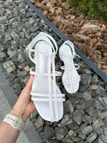 Босоножки женские кожаные белого цвета на каблуке фото 20 — интернет-магазин Tapok