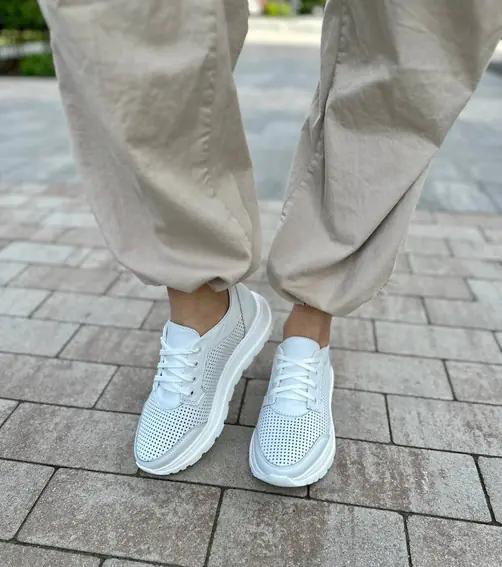 Кроссовки женские кожаные белые с перфорацией фото 3 — интернет-магазин Tapok