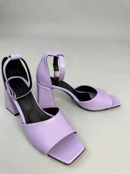 Босоніжки жіночі шкіряні фіолетового кольору фото 26 — інтернет-магазин Tapok