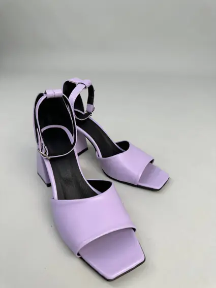 Босоножки женские кожаные лилового цвета фото 27 — интернет-магазин Tapok