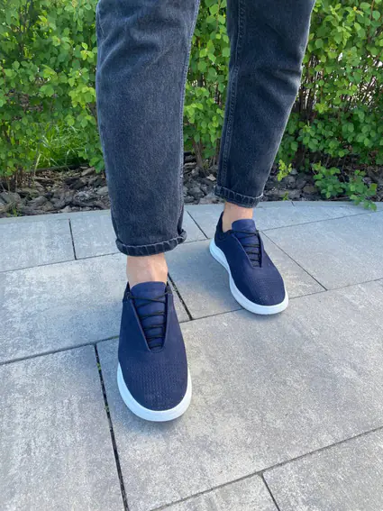Кросівки чоловічі із нубуку синього кольору з перфорацією фото 2 — інтернет-магазин Tapok