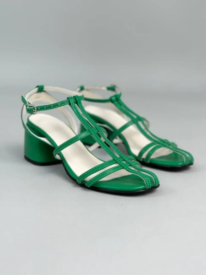 Босоножки женские кожаные зеленого цвета на каблуке фото 36 — интернет-магазин Tapok