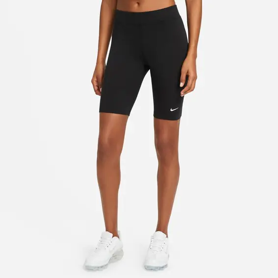 Шорты Nike W NSW ESSNTL MR BIKER SHORT CZ8526-010 фото 1 — интернет-магазин Tapok