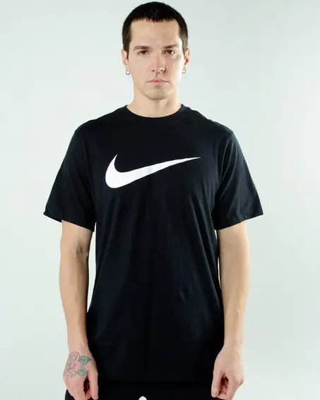 Футболка Nike M NSW TEE ICON SWOOSH DC5094-010 фото 2 — интернет-магазин Tapok