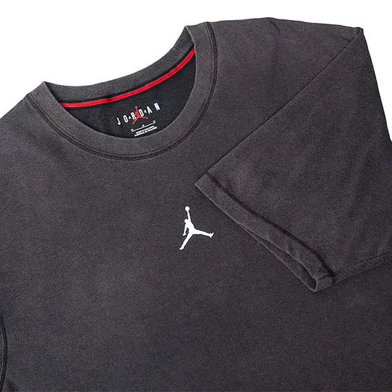 Футболка Jordan MJ DF SPRT SS TOP DH8920-010 фото 3 — интернет-магазин Tapok