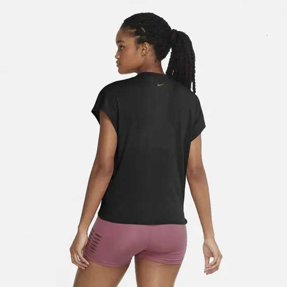 Жіноча футболка NIKE W NK DRY SS TOP TIE PP5 CB CU5025-010 фото 2 — інтернет-магазин Tapok