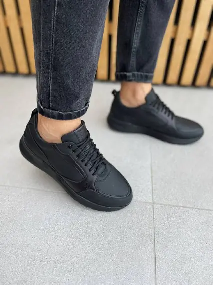 Кросівки чоловічі шкіряні чорні матові на чорній підошві фото 2 — інтернет-магазин Tapok