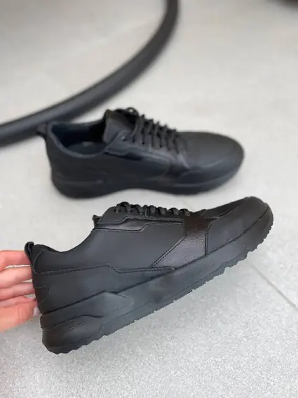 Кросівки чоловічі шкіряні чорні матові на чорній підошві фото 12 — інтернет-магазин Tapok