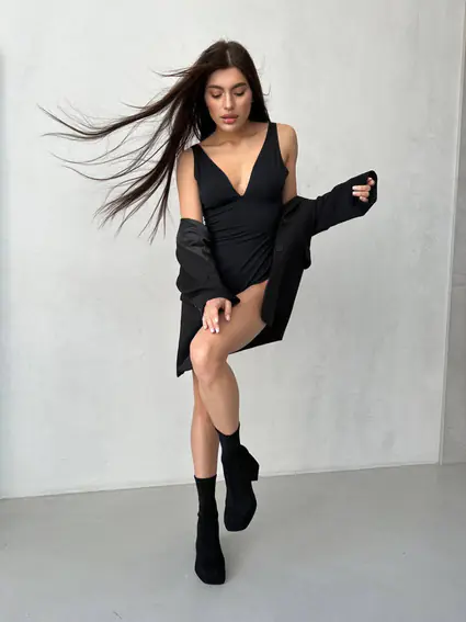 Ботинки женские из высококачественного велюра и стрейча черного цвета на каблуке демисезонные фото 4 — интернет-магазин Tapok
