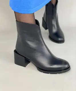 Ботинки женские кожаные черные на небольшом каблуке демисезонные