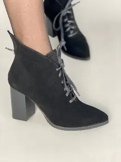 Ботильоны женские замшевые черные на каблуке со шнуровкой демисезонные