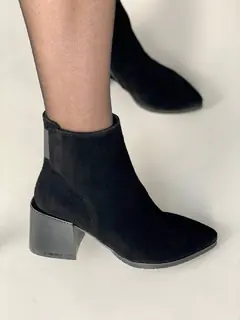 Ботинки женские замшевые черные на каблуке демисезонные