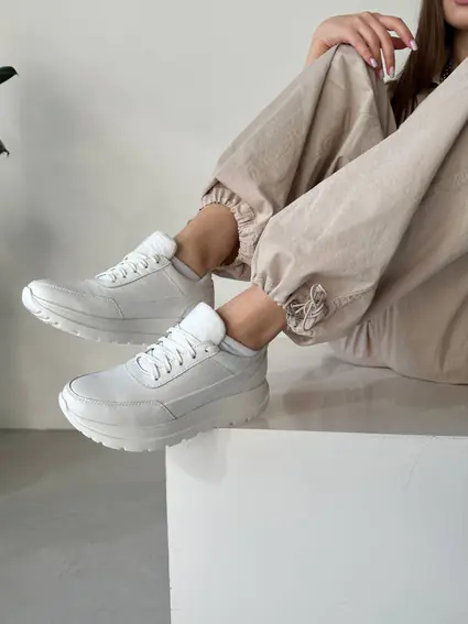 Кроссовки женские кожаные белые на белой подошве фото 5 — интернет-магазин Tapok