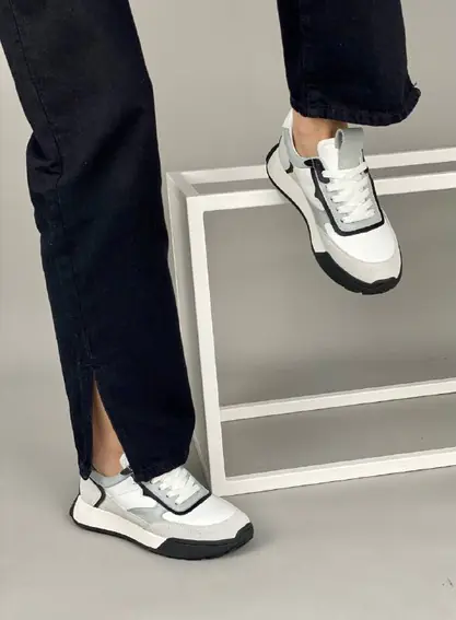 Кросівки жіночі шкіряні білі з кольоровими вставками фото 2 — інтернет-магазин Tapok