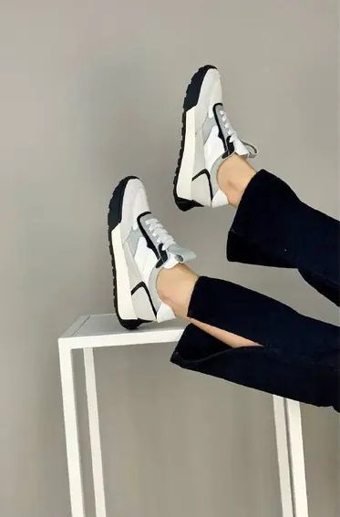 Кросівки жіночі шкіряні білі з кольоровими вставками фото 9 — інтернет-магазин Tapok