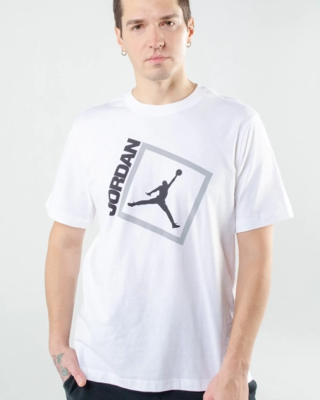 Футболка Jordan MJ JUMPMAN BOX SS CREW DA9900-100 фото 3 — интернет-магазин Tapok