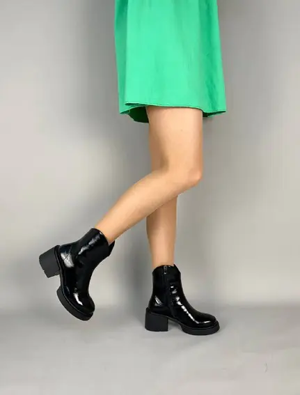 Ботинки женские кожа наплак черные на каблуке зимние фото 2 — интернет-магазин Tapok